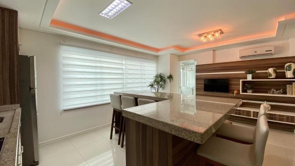 Solar Das Ilhas - Aconchegante Apartamento Na Linda Praia De 4 Ilhas บอมบินญัส ภายนอก รูปภาพ